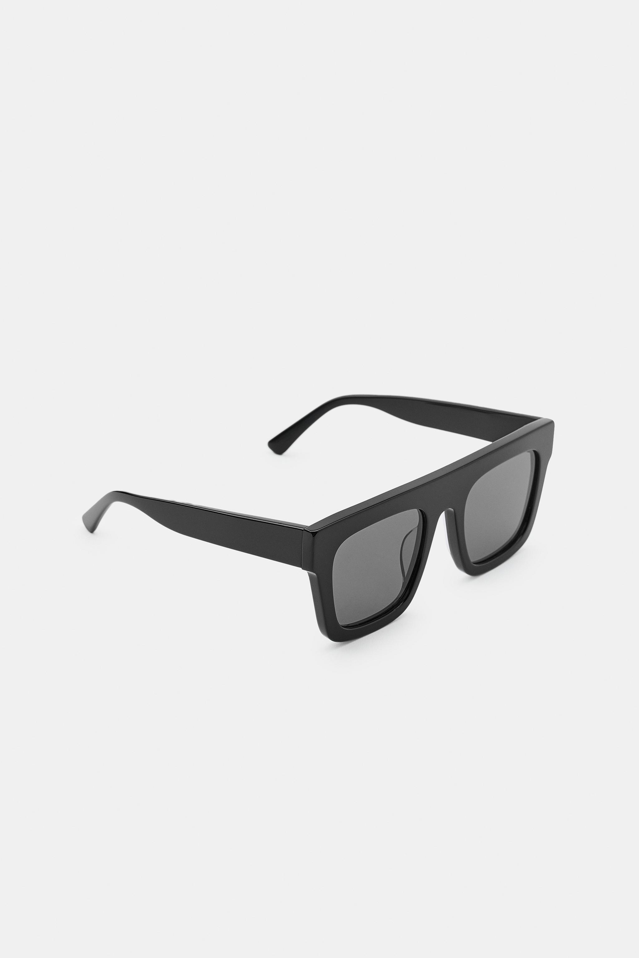 LUNETTES DE SOLEIL CARRÉES